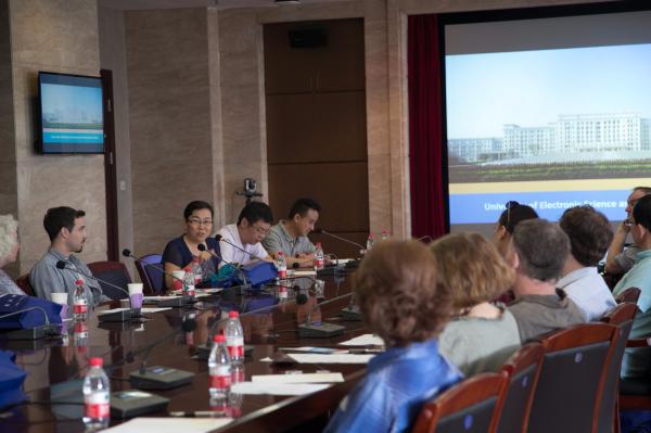 学校开展外籍教师专题培训