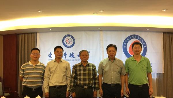 【甲子校庆】57级校友张绍栋向母校捐资100万设立“立人教育爱华基金”