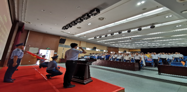 新闻1-宣誓(压缩).png 新闻1-宣誓(压缩).png