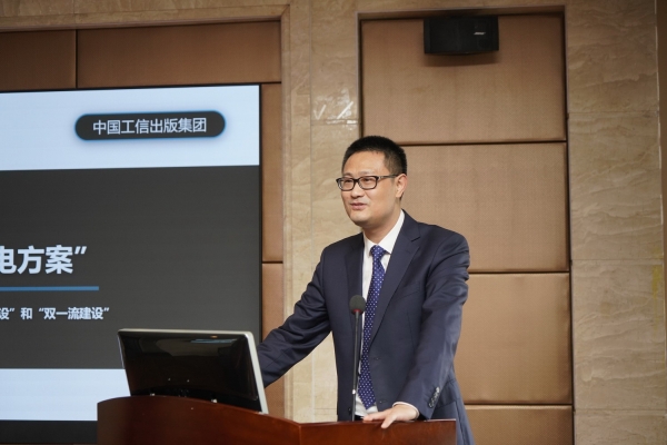 _DSC8610.JPG e21ab157c67b1d0c9129e06b4a365b49.jpg