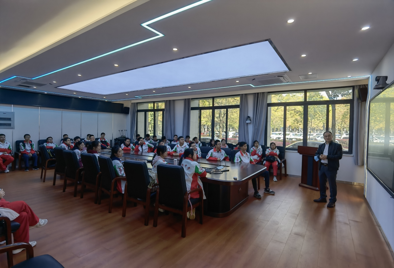 校园开放日活动成都树德中学光华校区师生来校参观