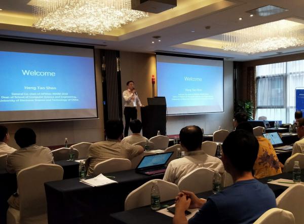 电子科大主办APWeb-WAIM 2019国际学术会议