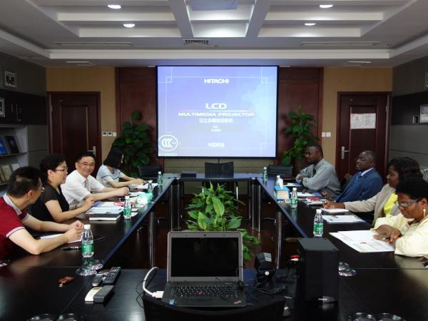 加纳海岸角大学校长一行到校访问