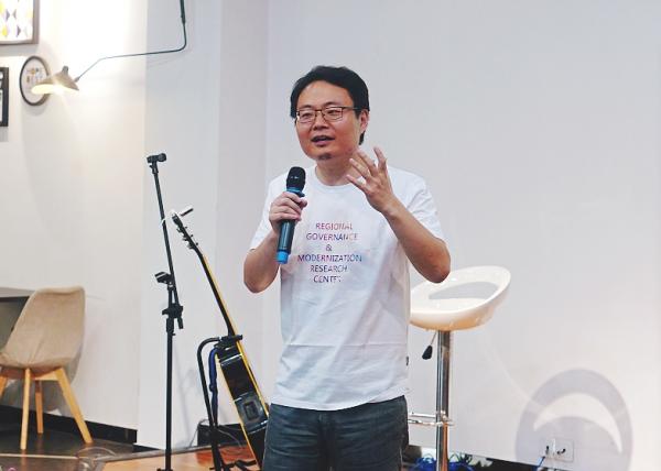 锁利铭1.jpg 锁利铭1.jpg