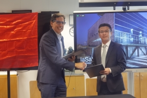 学校代表团出访西班牙和法国合作机构