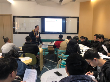 学生写作中心举办考研英语作文讲座