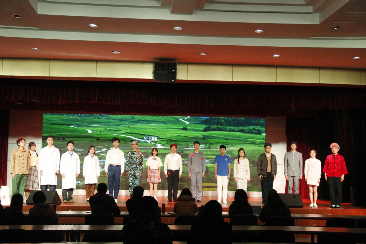 小戏1 合照1.jpg 小戏1 合照1.jpg