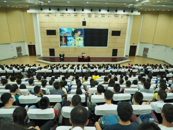 欧阳自远院士做客成电讲坛讲述中国探月梦