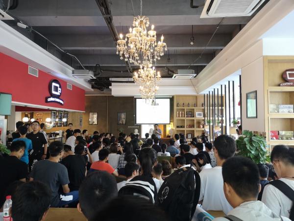 【成电下午茶】徐立伟教授与我校学子分享数学生涯中的诗与远方