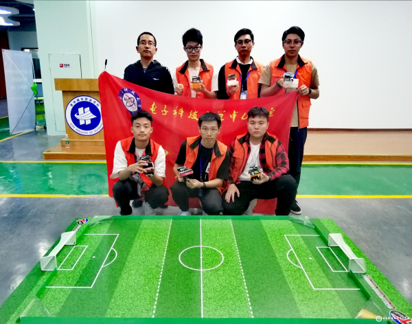 中山学院学子在第二届海峡两岸产业核心技能素养（创新电子）大赛中获金奖