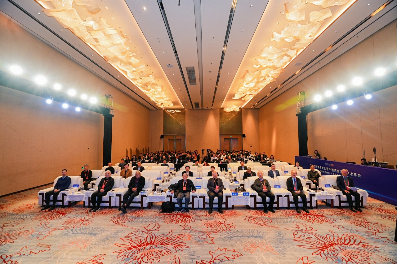 张晓松2.jpg 张晓松2.jpg