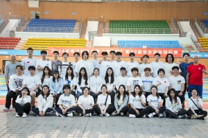 第三十九届“成电杯”游泳比赛举行