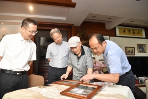 校领导班子开展教师节走访慰问活动