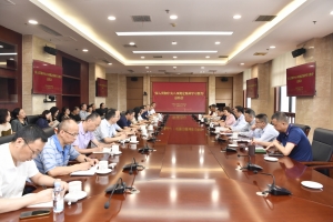 学校召开会议总结深入贯彻中央八项规定精神学习教育