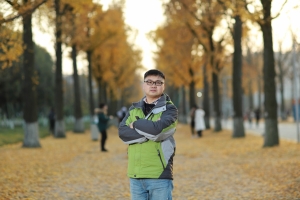 【美丽成电·师德之美】躬耕拔尖创新人才培养，做好学生引路人