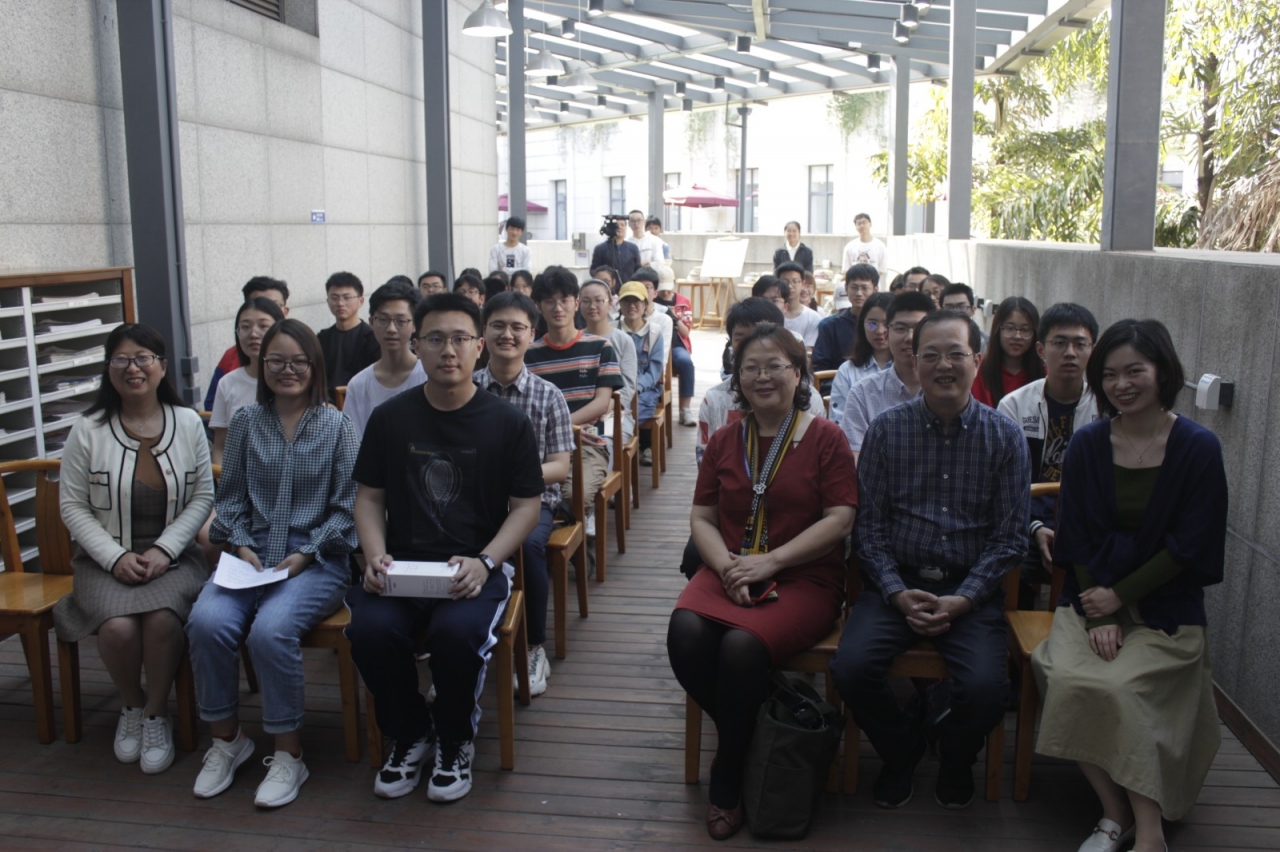 心理中心与图书馆联合举办心理盲盒阅读分享主题活动