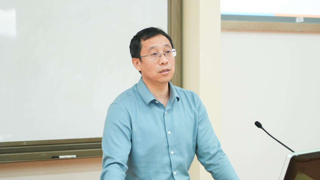 吴建军教授、梁哲教授、镇璐教授做客经管学术讲坛