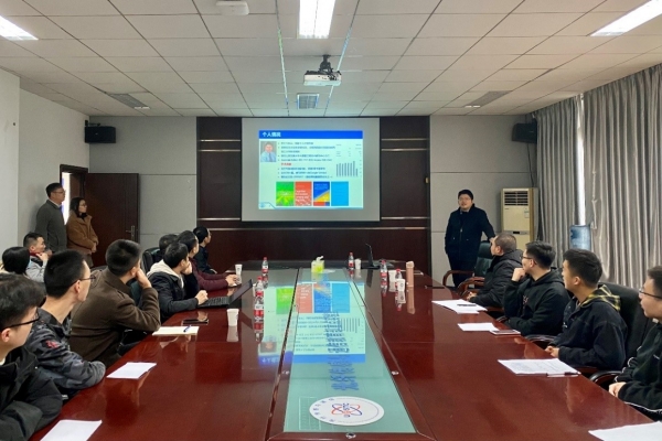 华中科技大学邱才明教授做客名师讲堂