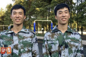 梨视频 | 双胞胎上大学：从小到大同校不同班