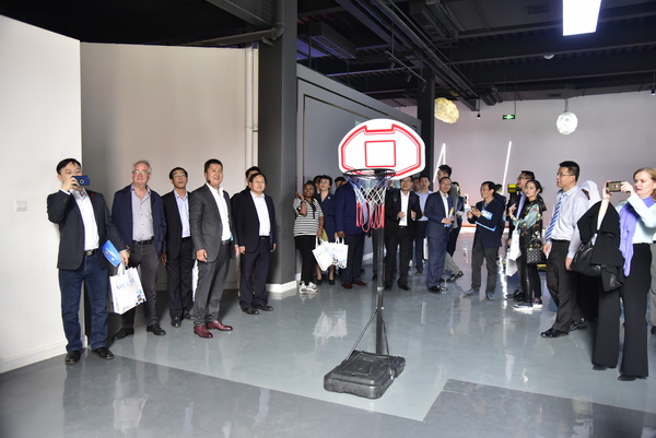 香港0008.JPG ebad76790de8e80e87a1c752cf6edc0d.jpg