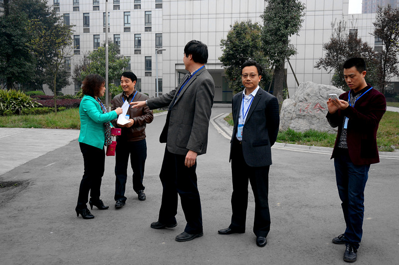 后勤系统进行校园环境及安全巡视检查