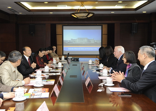 美国国际科技大学来校洽谈合作