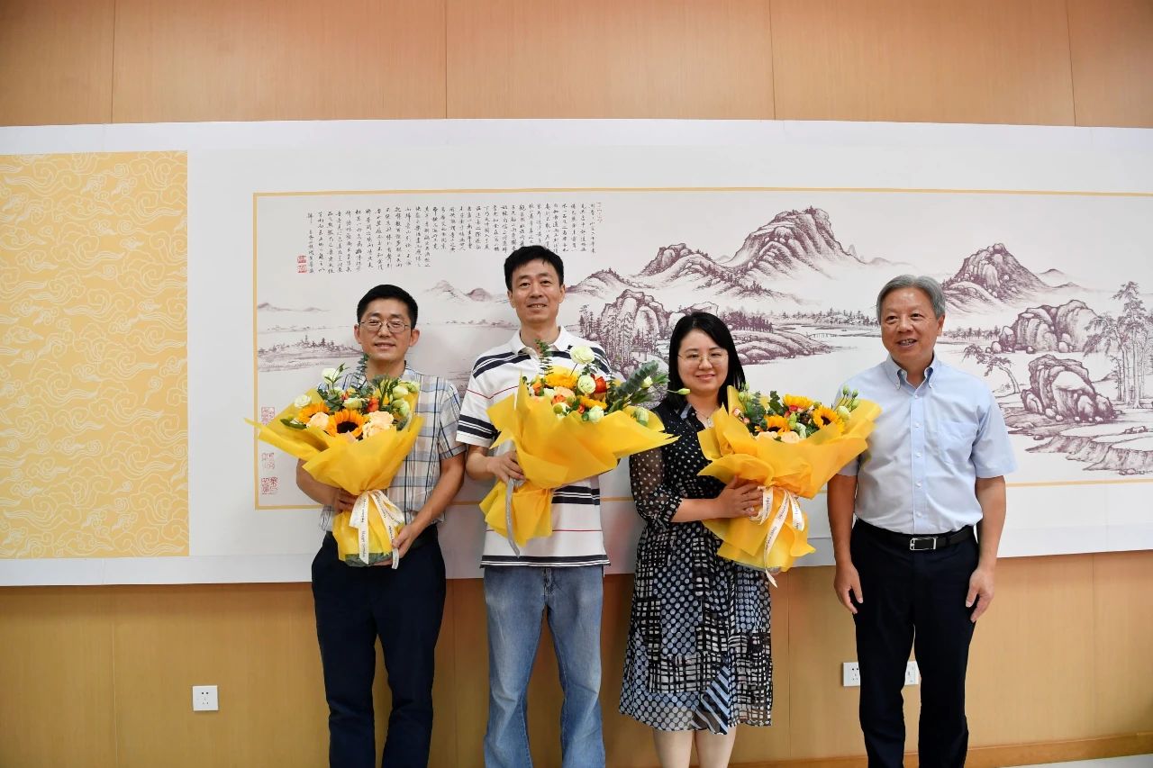 微信图片_20210912120126.jpg f04119dab2df889aae7af7d8f86fbb92_bb64d.j