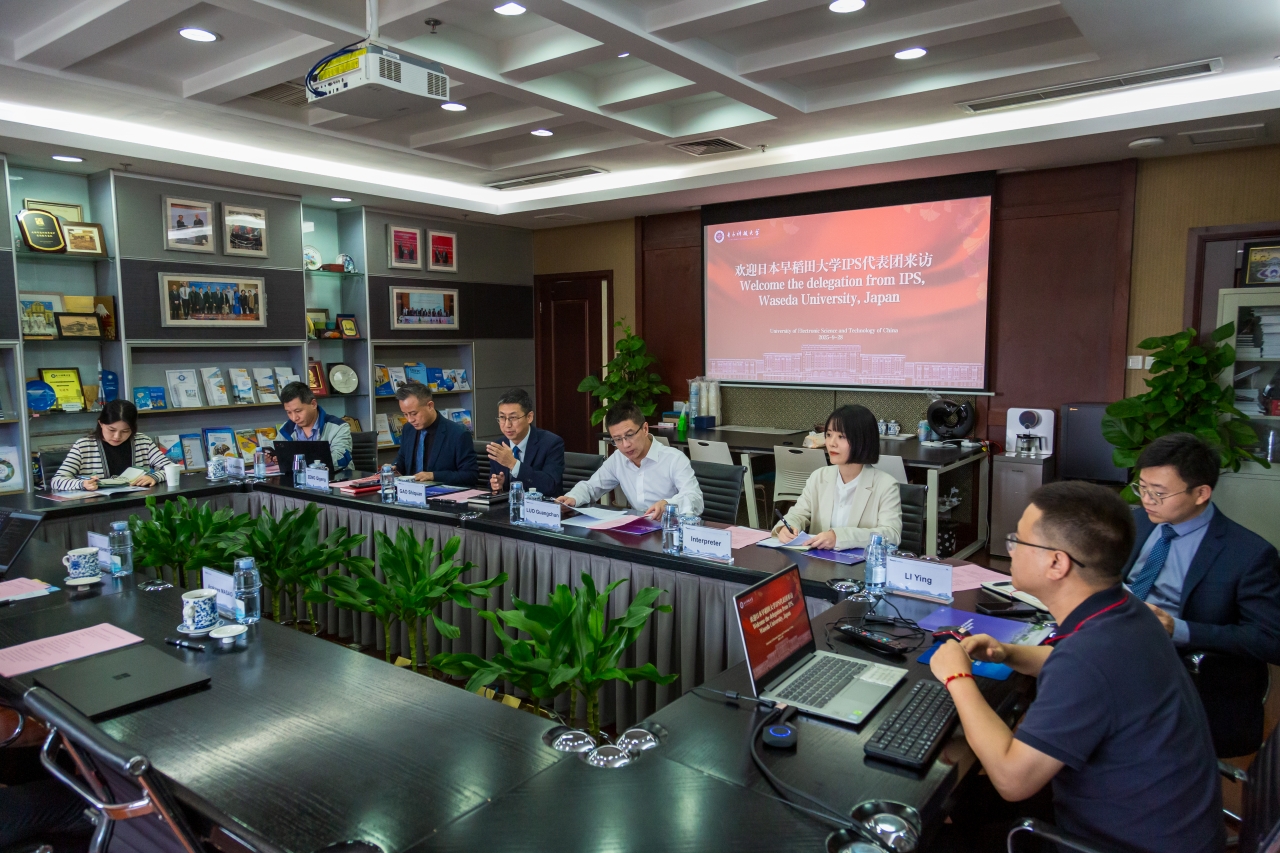 日本早稻田大学北九州校区负责人、IPS研究院院长荒川雅生一行来访