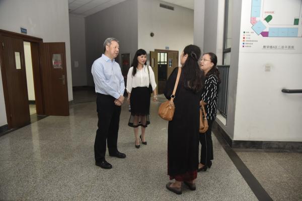 新学期开学首日全校教学秩序井然