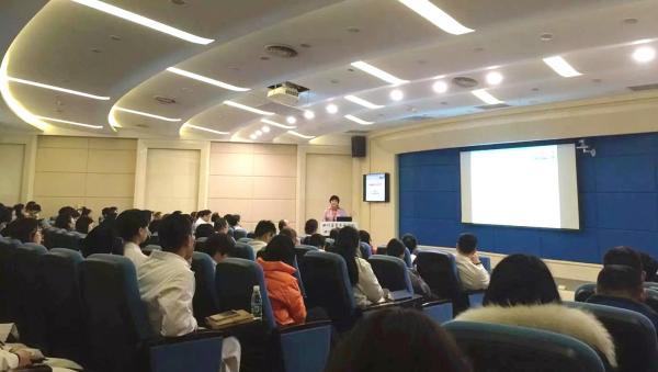 阎锡蕴院士做客名师讲堂谈肿瘤新靶点及转化医学