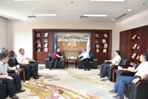 贵州梅岭电源有限公司董事长张德凯一行来校访问