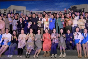 大型校史话剧《又见青春》隆重复演