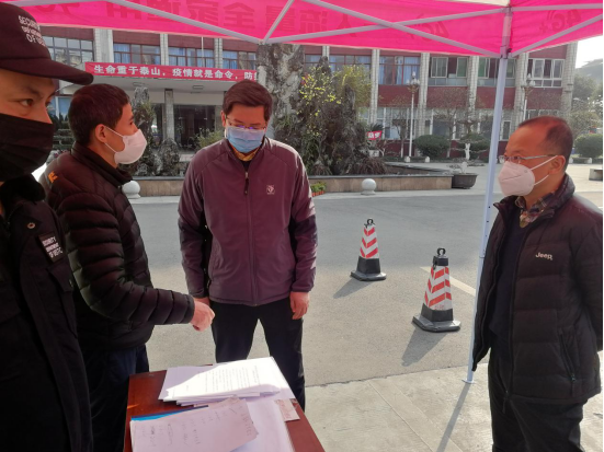 胡皓全副校长带队检查九里堤校区新冠肺炎防疫工作