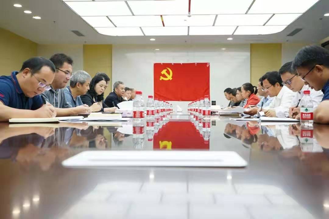 参加主题教育活动.jpg 参加主题教育活动.jpg