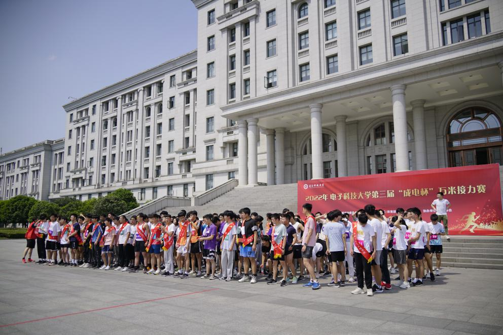 f3e4ae59083d4bc82062cea54dca5a98_3a2c2.p