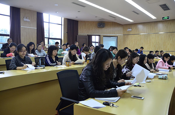 经管学院展开行政人员能力提升系列培训