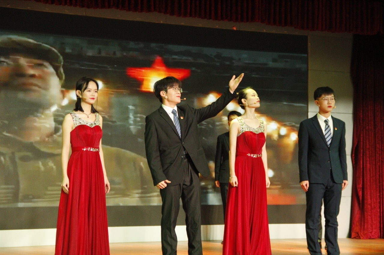 朗诵3 合照1.jpg f457646215ef8ba39b7fec30927fe946_c608a.j