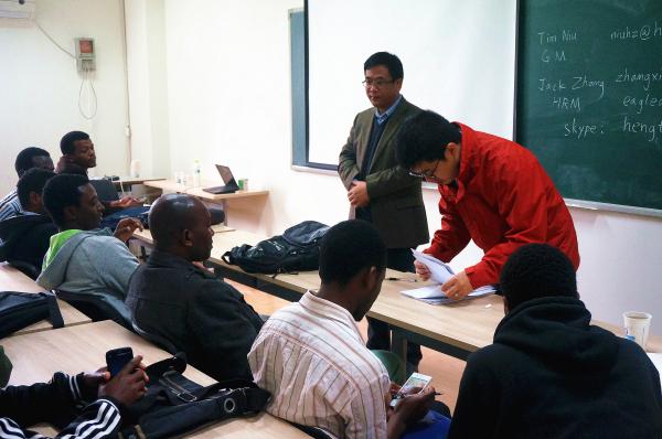 上市公司来我校举办留学生专场招聘会