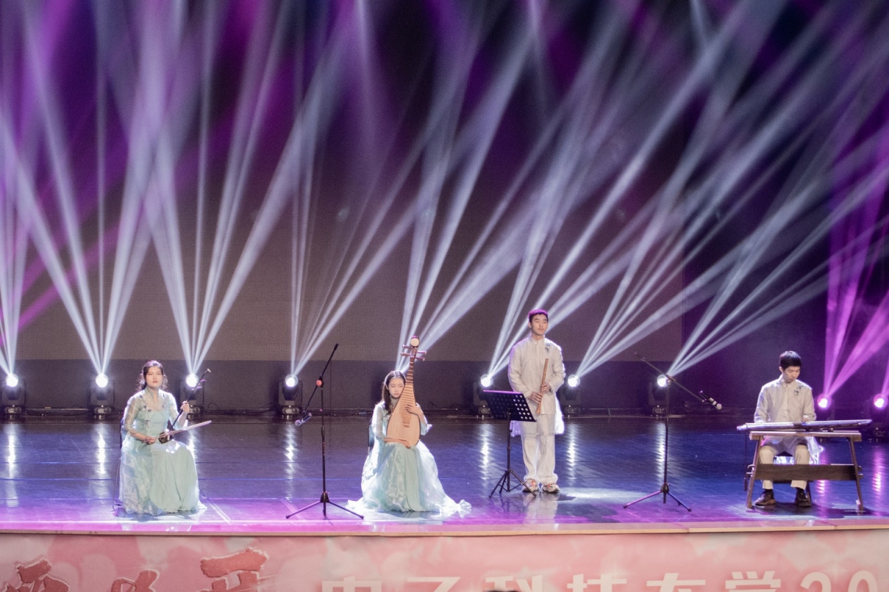 《水龙吟》.jpg f472a770af153bb88651d2bbf9048680.jpg