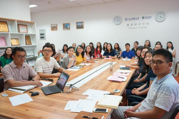 格拉斯哥学院教工党支部举行英语讲解比赛决赛