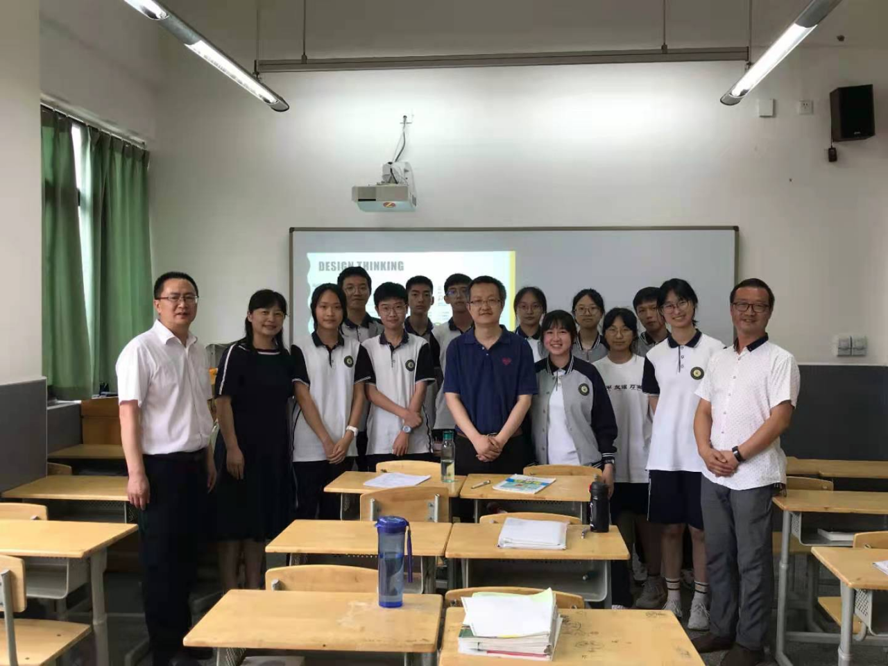 成电创新设计思维课程走进中学课堂