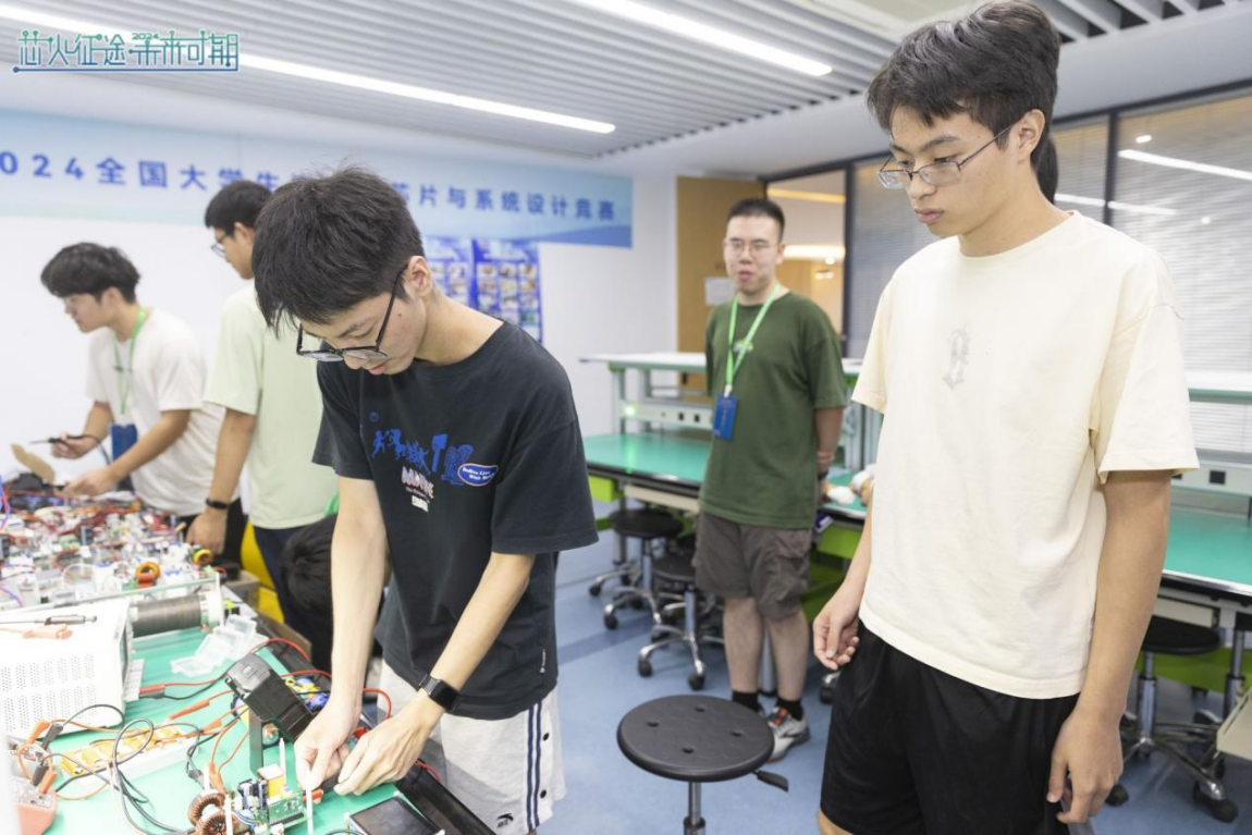 成电学子在全国大学生嵌入式芯片与系统设计竞赛中再获佳绩