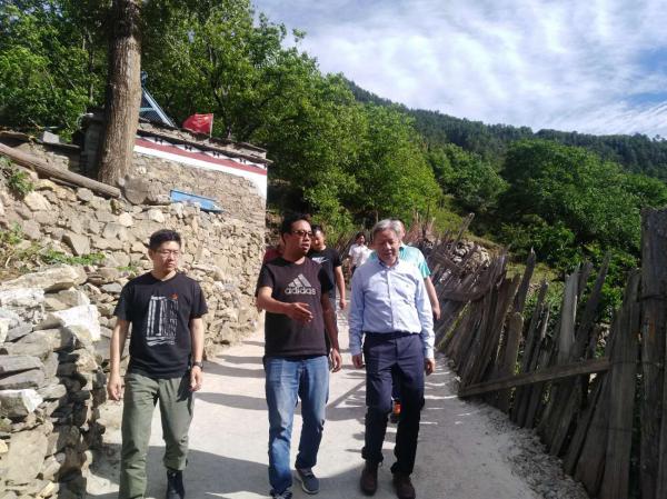 【扶贫在行动】校领导赴康定市开展定点扶贫工作