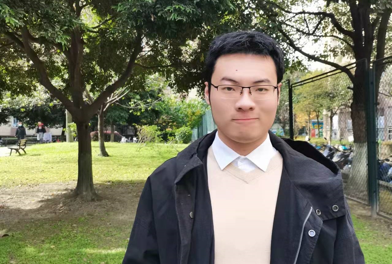 张若凝照片.jpg f6c8bc4d7e8ce03e6ea3c9dd481ed36b_a8097.j