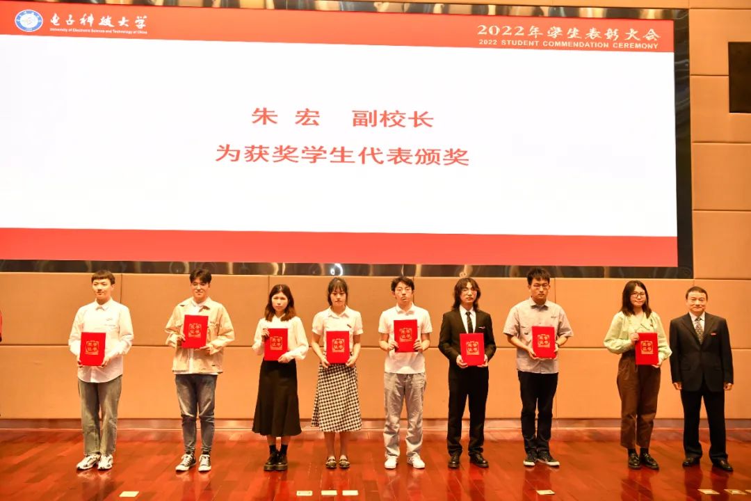 01 朱.jpg 01 朱.jpg