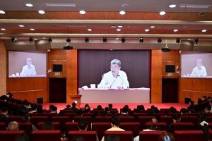 学校举行2025年党员基本培训第三次集中大课