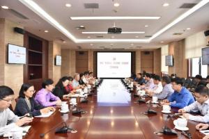 【主题教育】学校召开会议深入推进“不忘初心、牢记使命”主题教育