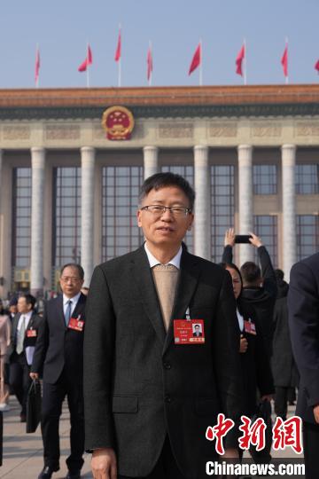 【聚焦两会】中国新闻网：脑机接口有望用于阿尔茨海默症调控