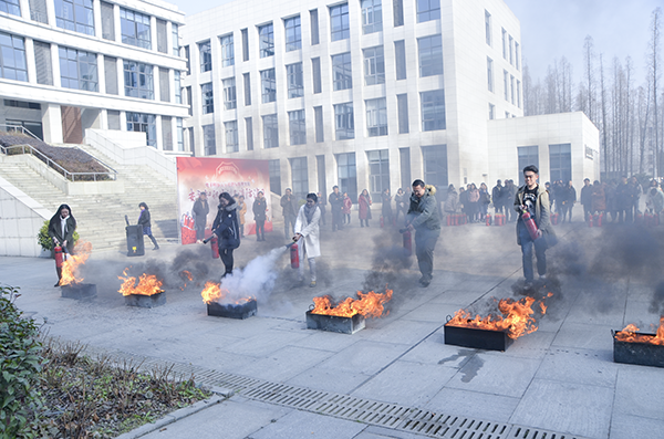 经管学院开展消防安全知识培训及消防应急演练