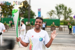 成都世运会进行时！我电留学生担任火炬手！